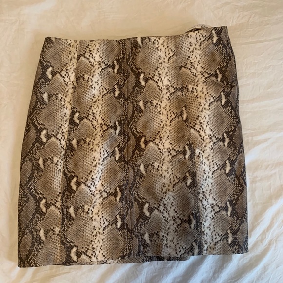 Snakeskin Skirt - Picture 3 of 4